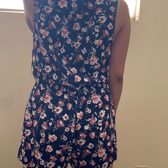 Floral print romper - Picture 3 of 6